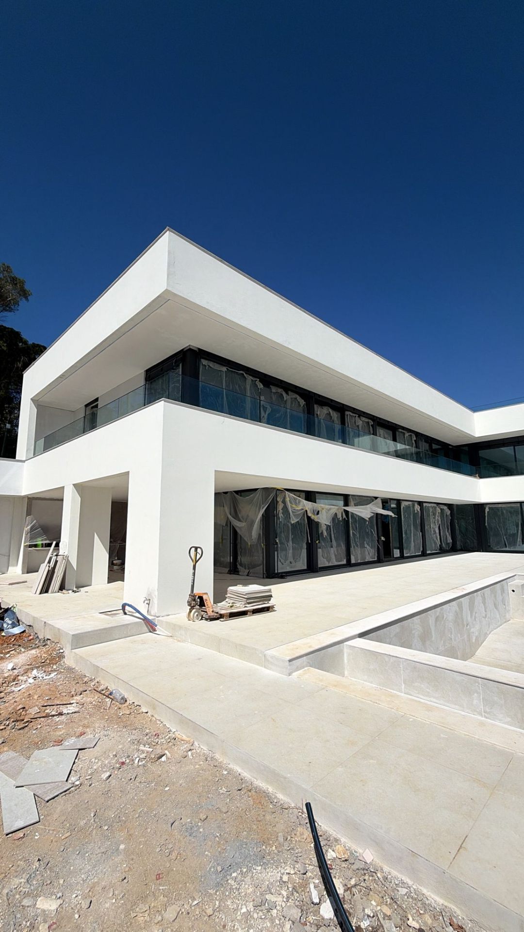 Moradia moderna — alçado lateral