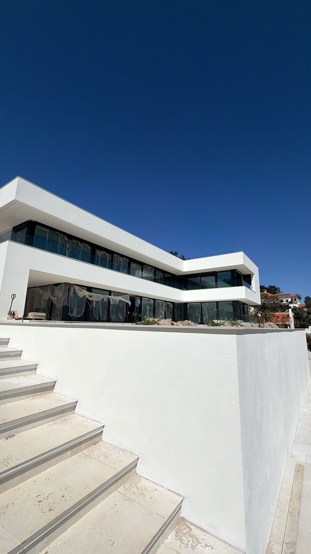 Moradia moderna — vista com escadaria