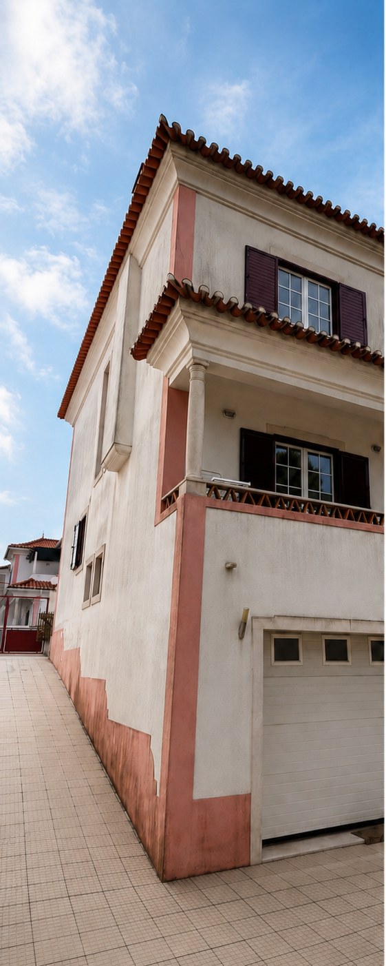 Antes — Moradia com garagem